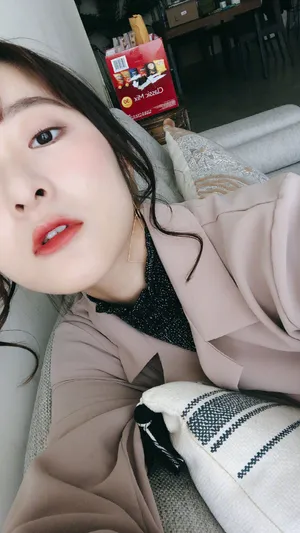 徐娇成熟风性感自拍照图片