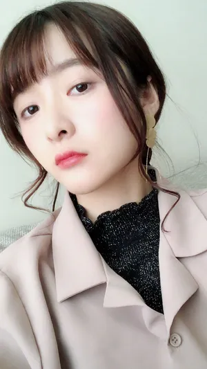 徐娇成熟风性感自拍照图片