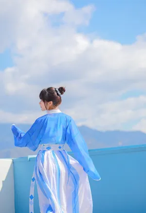 徐娇性感古装汉服图片
