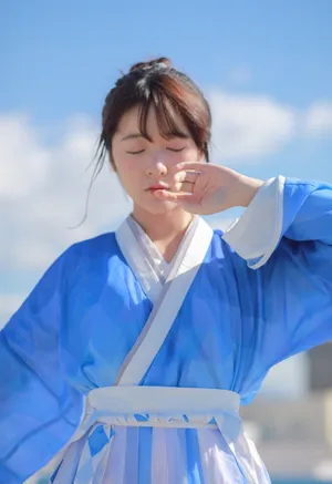 徐娇性感古装汉服图片