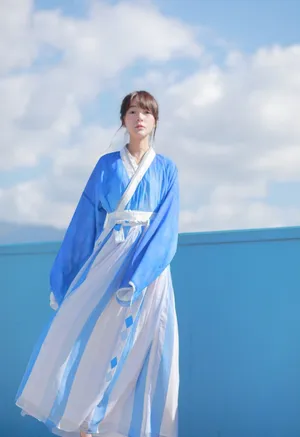 徐娇性感古装汉服图片_3