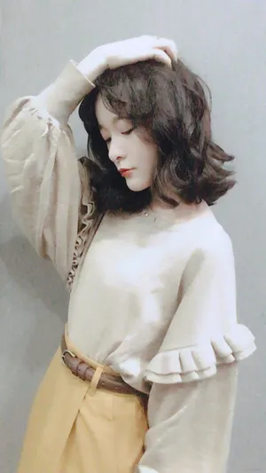 徐娇卷发红唇成熟性感写真图片_2