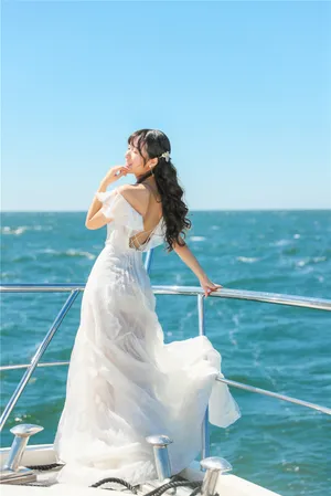 徐娇唯美迷人海上写真高清图片