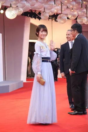 徐娇唯美古风汉服小清新红毯写真