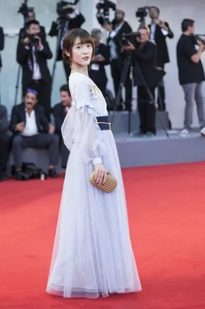 徐娇唯美古风汉服小清新红毯写真_2