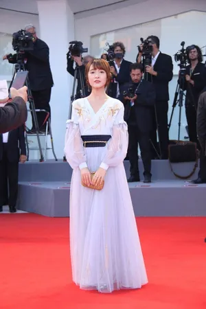 徐娇唯美古风汉服小清新红毯写真_7