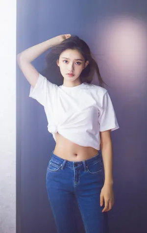 林允性感露脐装清爽写真图片