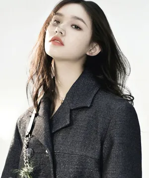 林允最新少女心杂志大片写真图片