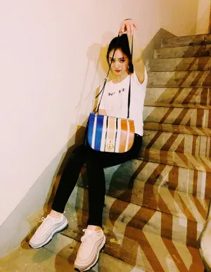 林允简约私服照写真图片