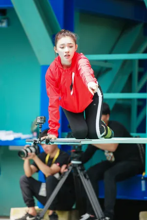 林允《二十四小时》精美高清图片_2