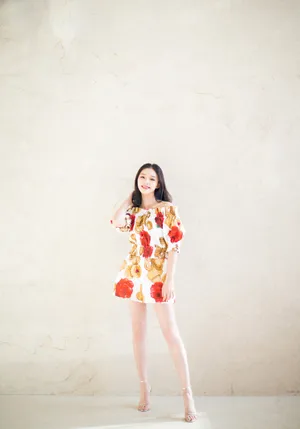 林允《二十四小时》发布会图片