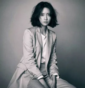 林允儿性感杂志封面写真图片_4