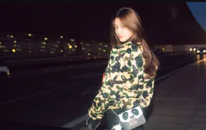 林允清纯素颜深夜机场休闲写真图片_6