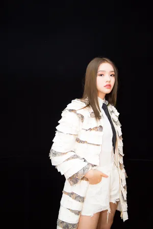 林允《假如王子睡着了》电影首映会现场写真图片_3