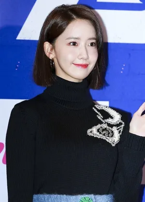 林允儿电影发布会现场性感写真图片_2
