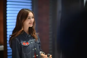林允率性自由甜美写真图片_3