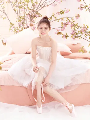 林允春夏粉色系芭蕾写真图片_4