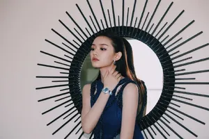 新一代女神林允时尚冷艳造型性感写真_6