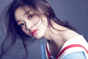 鱼美人林允清新写真图片_2