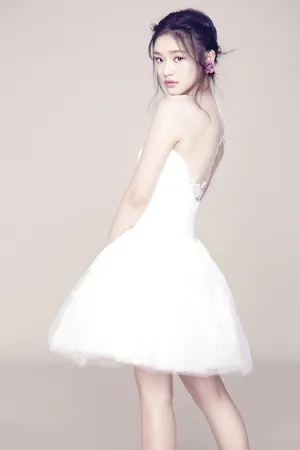 鱼美人林允清新写真图片_3