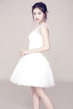 鱼美人林允清新写真图片_4