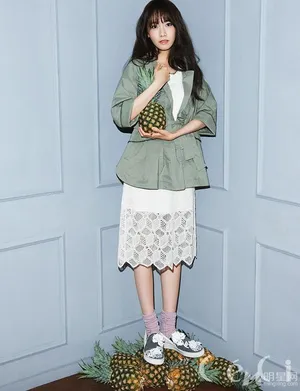 少女时代林允儿最新写真时尚潮搭率领韩流_4