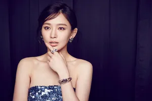 施诗性感抹胸裙魅力写真图片