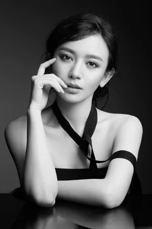 施诗黑白性感妩媚写真图片_3