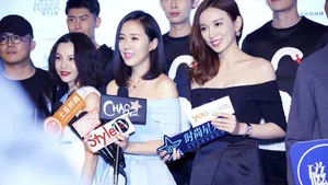 施诗抹胸黑裙妩媚活动写真图片_3