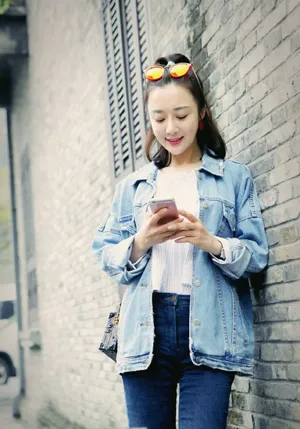 李依晓休闲时尚街拍图片_3