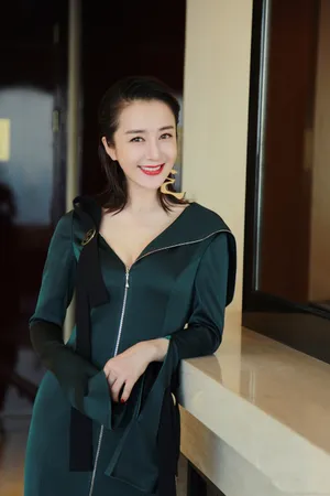 李依晓冷艳御姐范写真图片_2