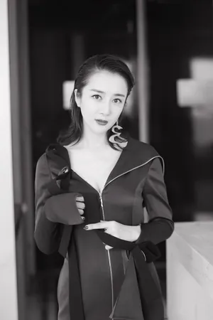 李依晓冷艳御姐范写真图片_4