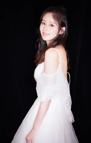 颖儿性感深v礼服活动写真图片
