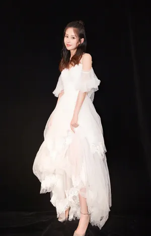 颖儿性感深v礼服活动写真图片_3