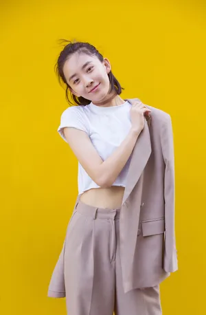 朱颜曼滋清新写真图片