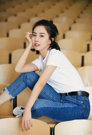 朱颜曼滋清纯甜美校园写真图片_4
