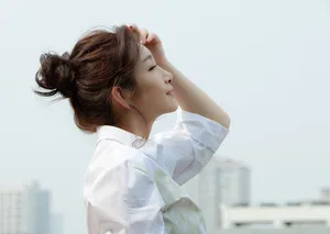 秦海璐优雅迷人完美侧颜写真图片_2