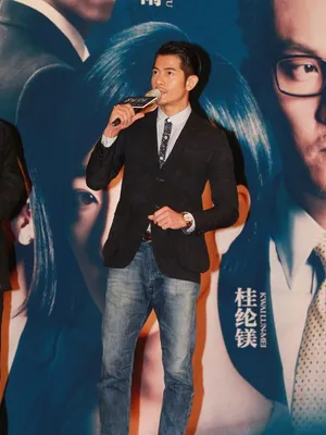 圣诞玫瑰首映礼郭富城耍宝秦海璐多变_4