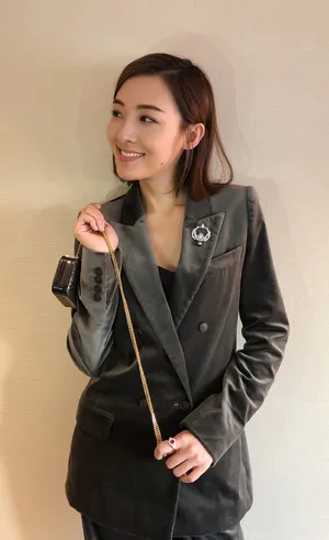郑罗茜干练西装图片_5