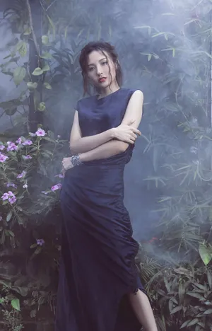 郑罗茜复古风美艳气质写真图片_1