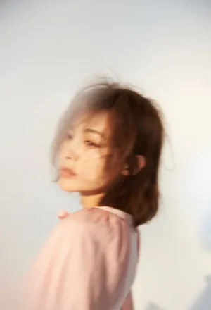 郑罗茜粉嫩优雅迷人写真图片_4