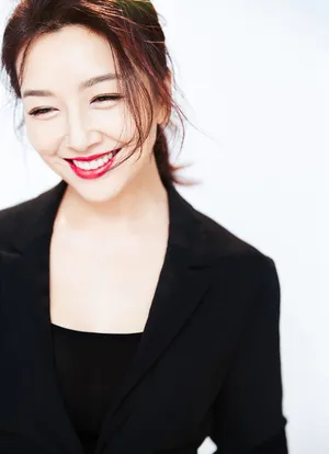 江珊柔美干练优雅气质写真图片_2