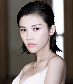 杨子姗《时装LOFFICIEL杂志》性感写真_2
