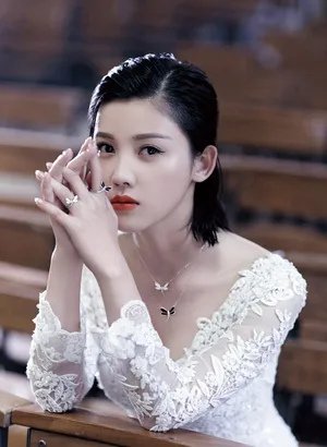 杨子姗《时装LOFFICIEL杂志》性感写真_3