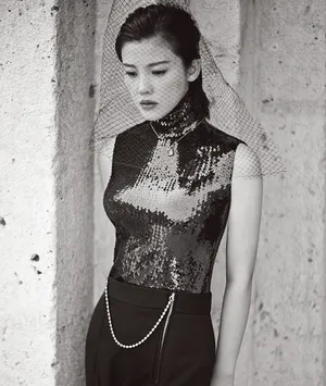 杨子姗《时装LOFFICIEL杂志》性感写真_10