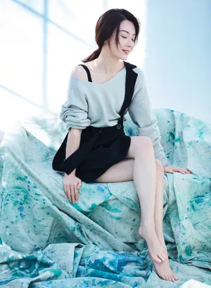陈数斜肩短裙性感美腿写真图片_1