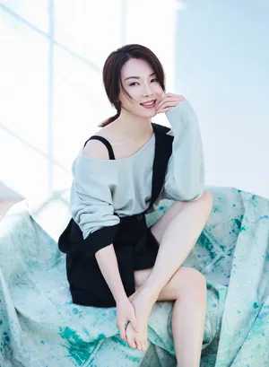 陈数斜肩短裙性感美腿写真图片_4