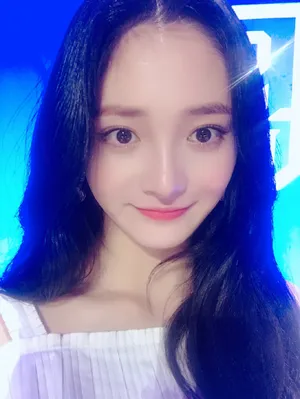 周洁琼可爱性感自拍照图片