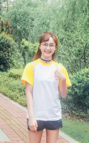 创造101吕小雨图片