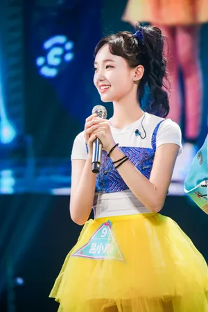《创造101》吕小雨高清图片_5